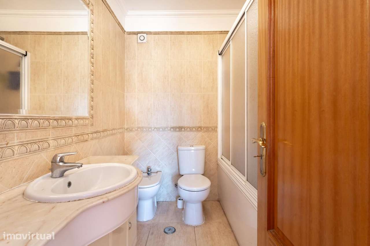 Moradia Geminada T5 + 2 com estacionamento, Alcabideche, Cascais-25