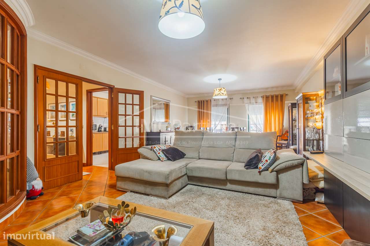 Apartamento T2 | 159 m² | Suíte | Garagem | Varanda-3
