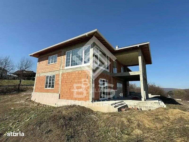 Casă pe Valea Sigmirului cu Privelişte Deosebită - Imagine principală: 5/11