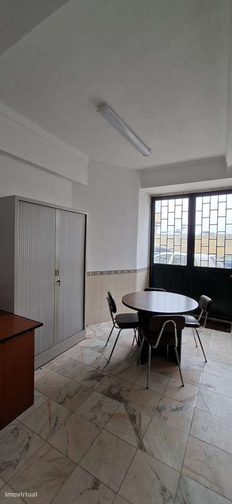Imóvel comercial em São Vicente (junto ao Largo da Graça) - Grande imagem: 3/5
