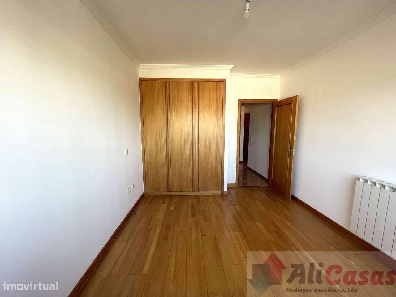 **Excelente Apartamento T2 C/Ampla varanda em Localização Privilegia-20