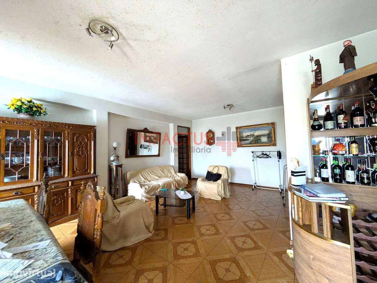 Apartamento T3 com box e arrumos - Grande imagem: 2/21