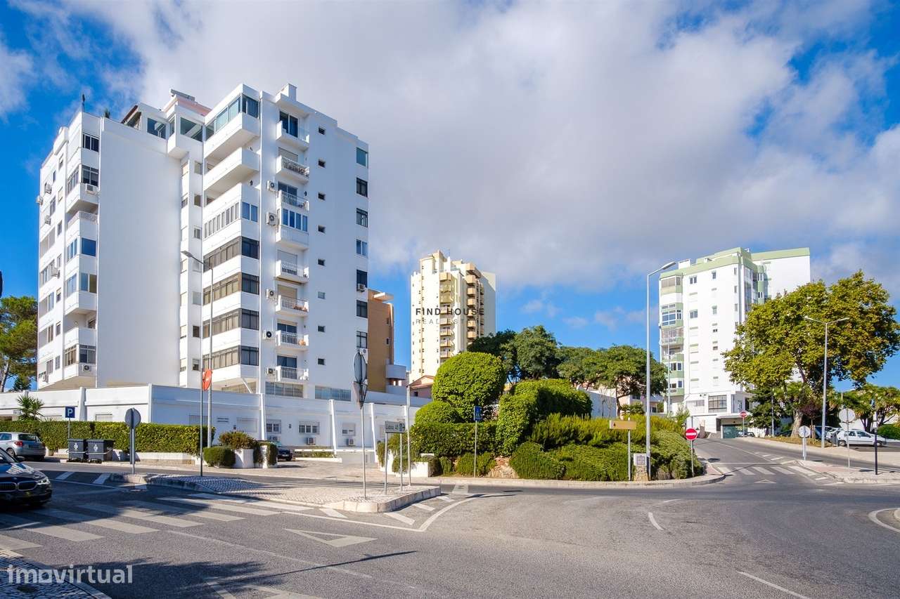 T2 com vista mar, garagem e arrecadação em Condomínio com piscina e ja-51