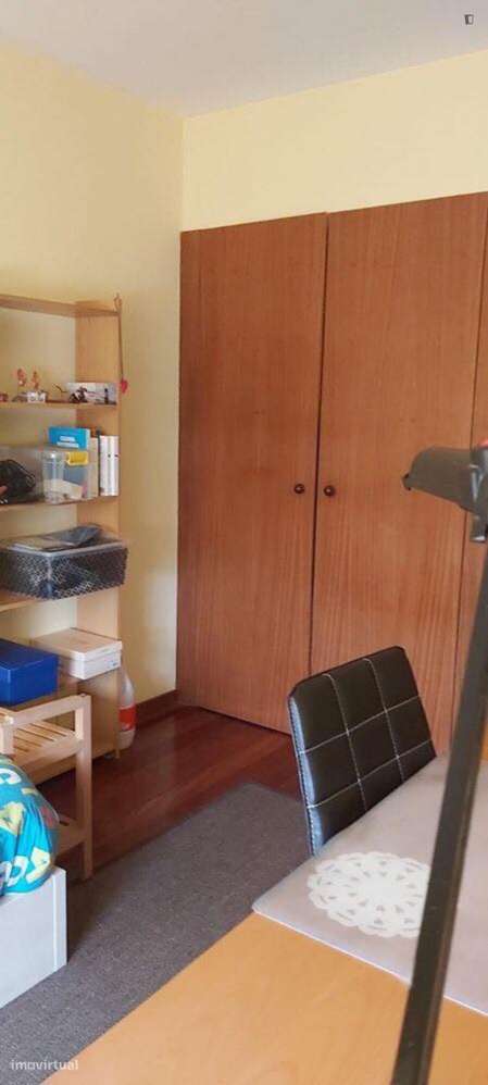 Quarto - localizado em Santa Marinha Porto - Grande imagem: 4/10