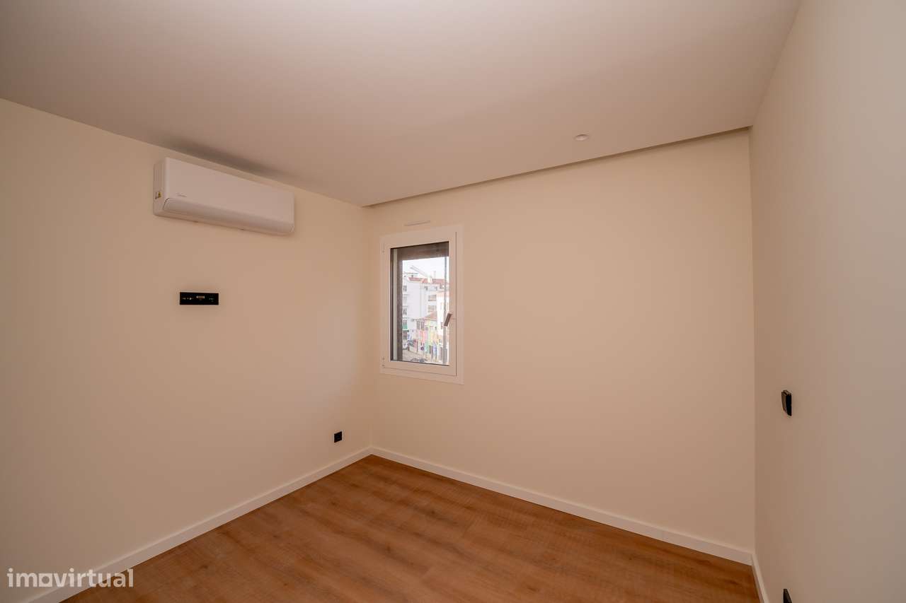 T1 "Novo" com Garagem, em Prédio com Elevador - Centro! - Grande imagem: 4/11