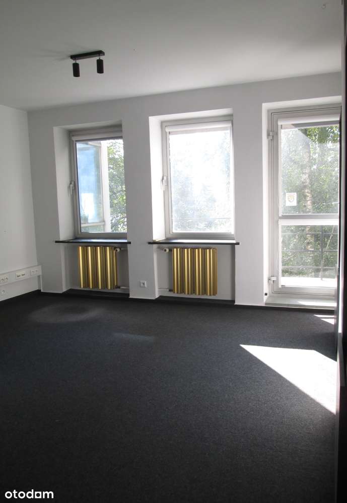 Budynek biurowo-usługowy z pozwoleniem na budowę 5 lokali mieszkalnych-4