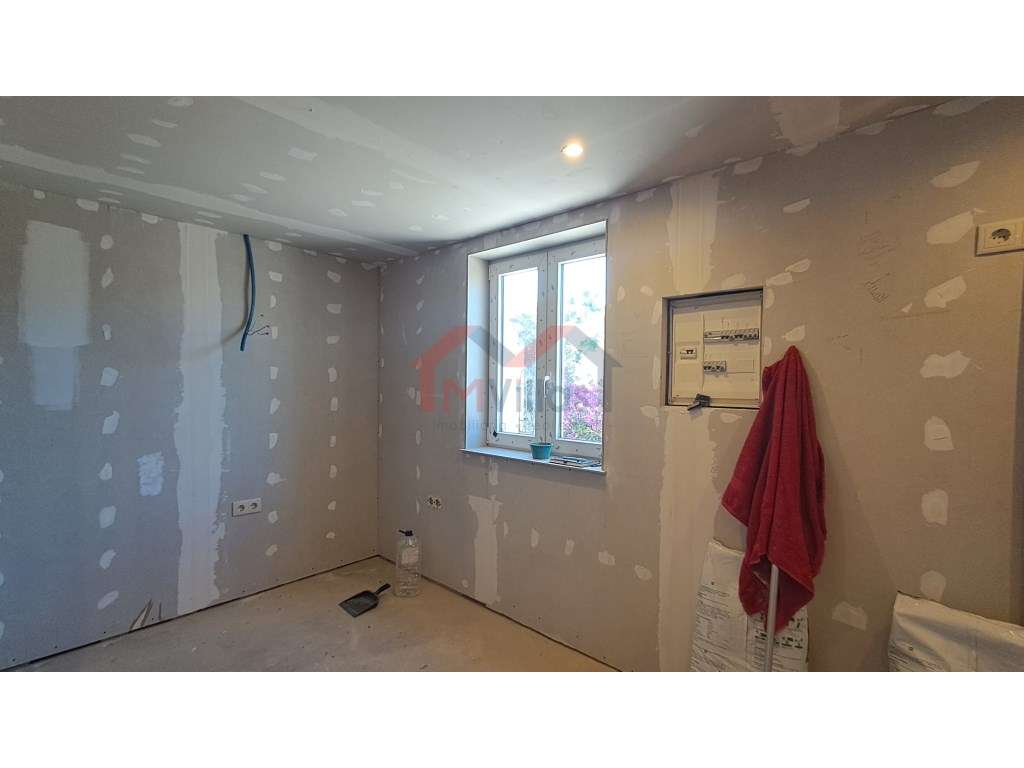 Moradia V2 renovada com terreno em Salir - Loulé-12