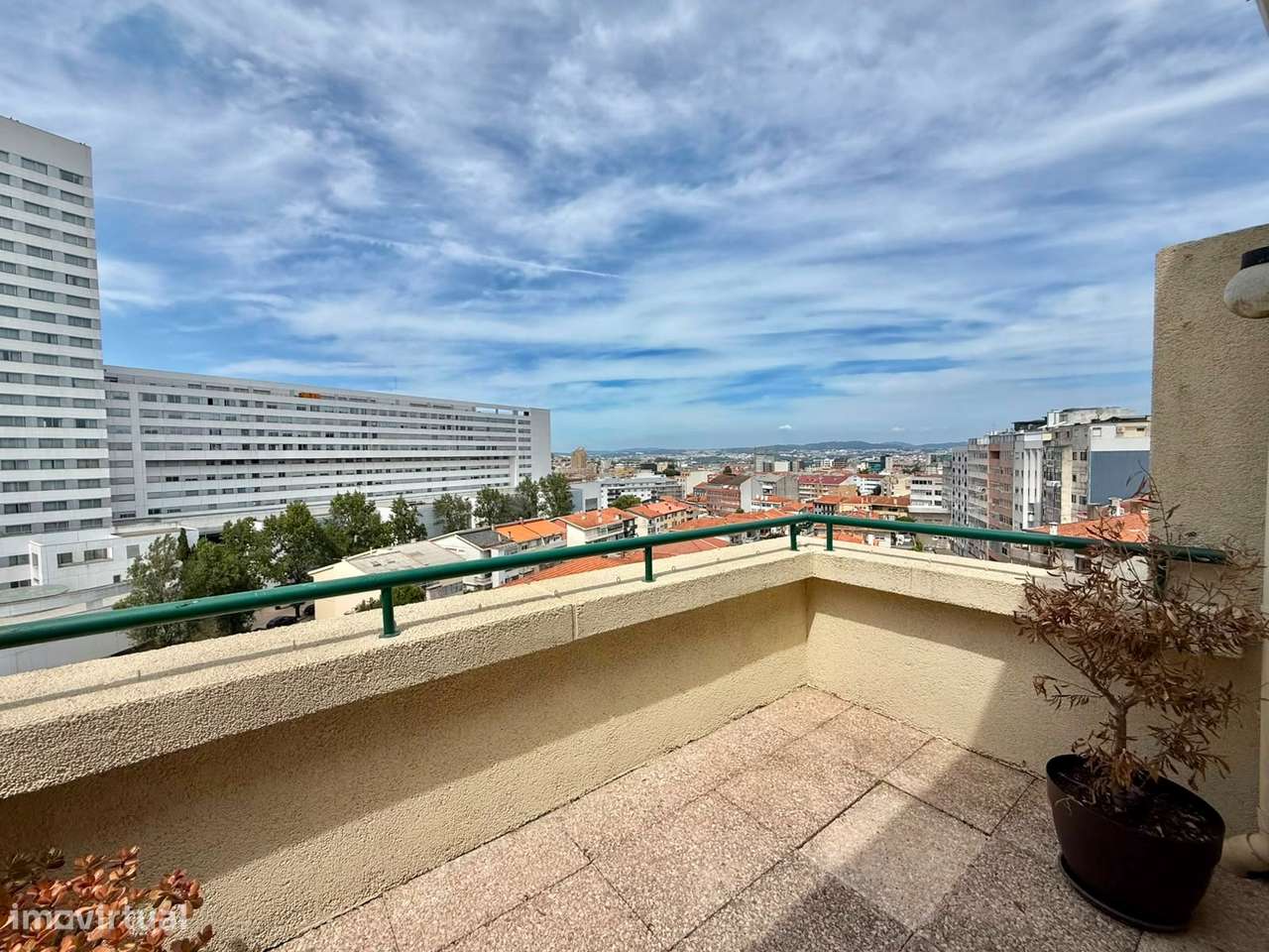 Apartamento T2 MOBILADO, no último piso, em Soares dos Reis!-8