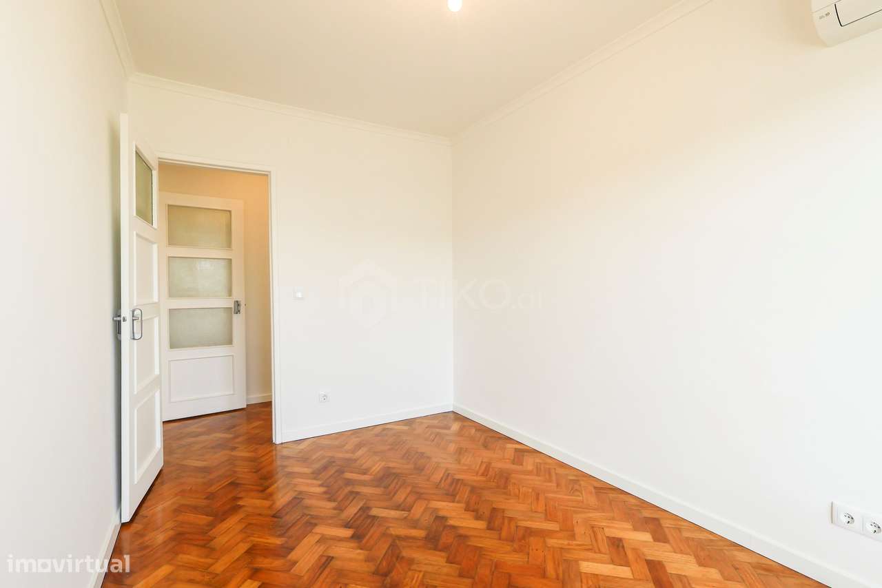 APARTAMENTO 5 ASSOALHADAS | VARANDA EM “L” PANORÂMICA | VISTA LISBOA E-22