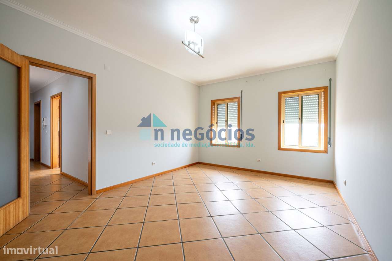 Apartamento t1 com lugar de garagem em O. Azeméis-12
