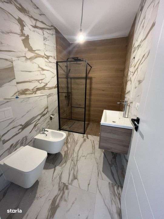 PROPRIETAR, DECOMANDAT, 2 BALCOANE-5