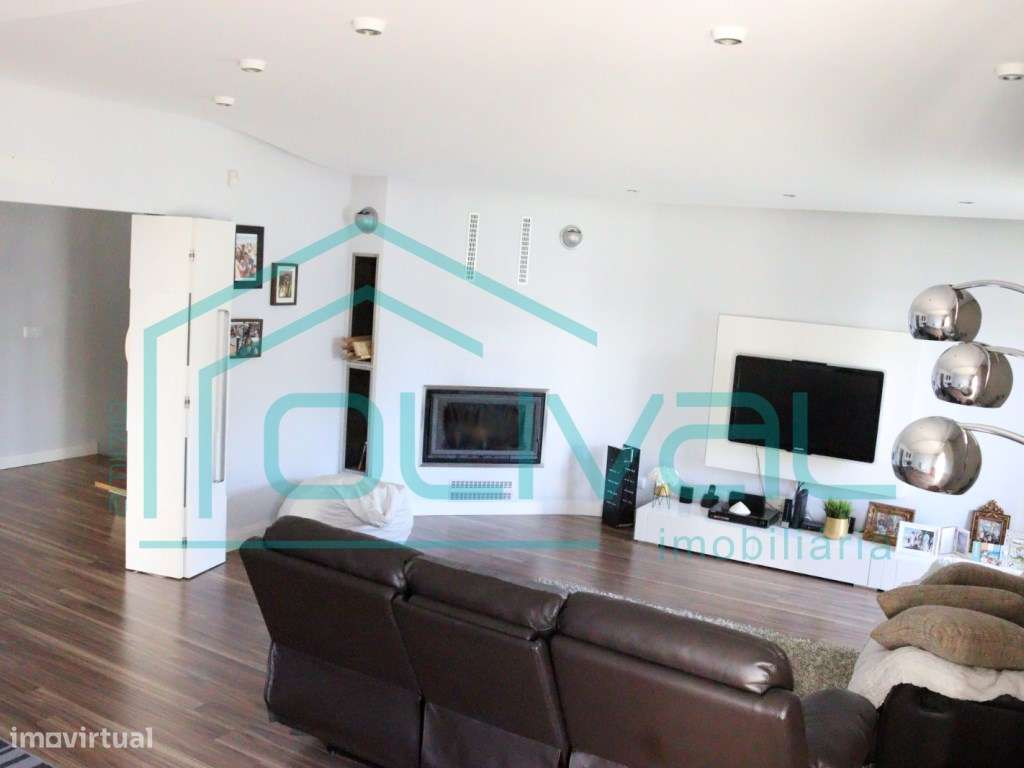 Fantástica Moradia com elementos únicos de design, de Tipologia T3 ... - Grande imagem: 5/59