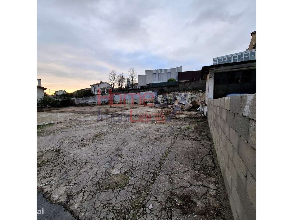 Terreno com 1260 m² em Vilela-19