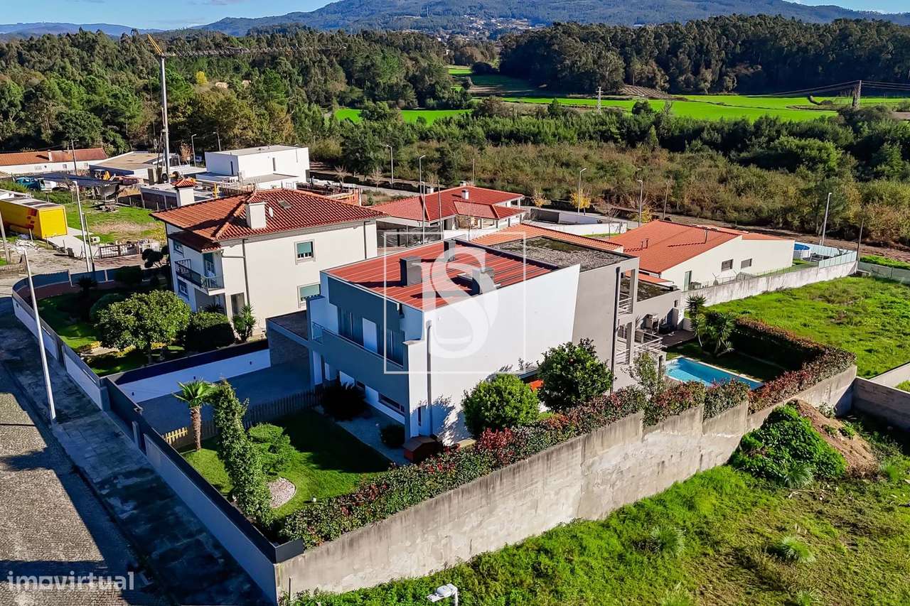 Moradia Isolada com PISCINA, em Tamel (São Verissimo)!-47