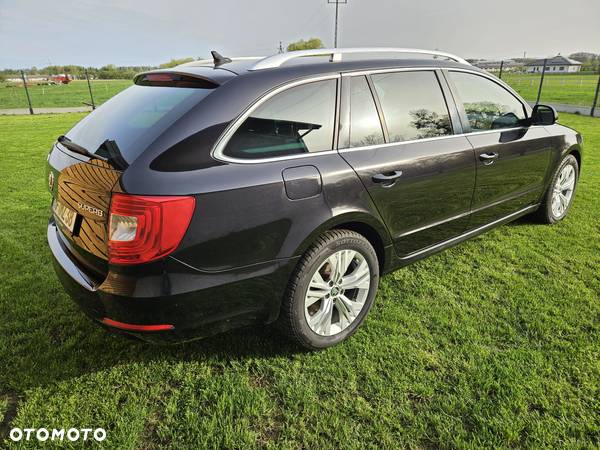 Skoda Superb 2.0 TDI Comfort DSG - 15