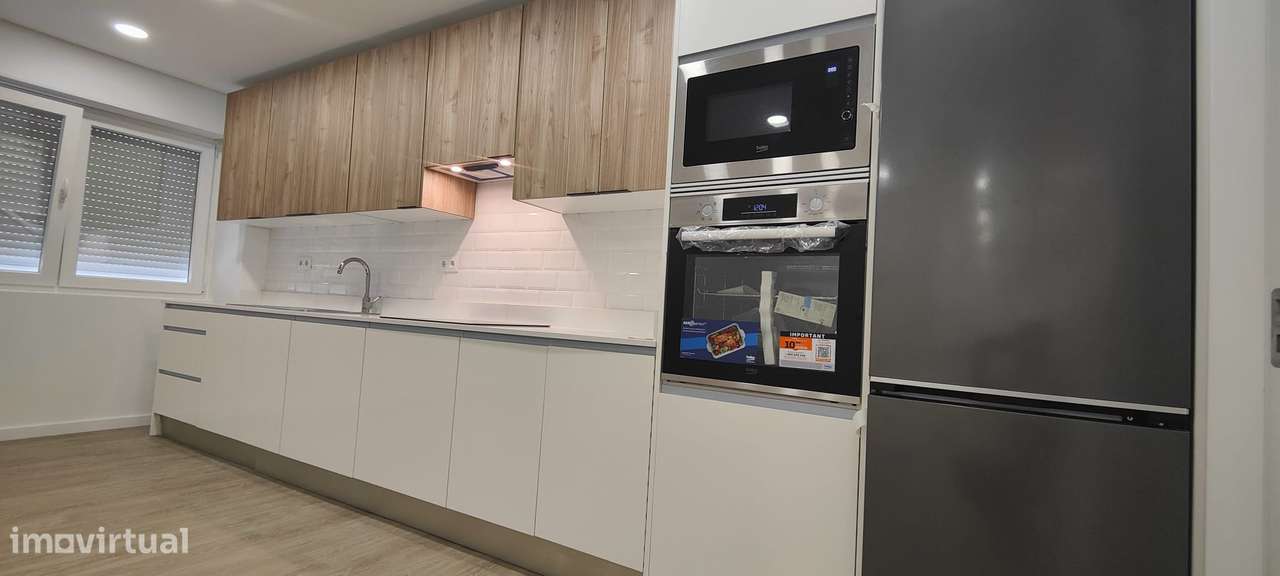 T-2 TOTALMENTE RENOVADO E EQUIPADO COM SUÍTE E CLOSET - RESERVADO - - Grande imagem: 5/24