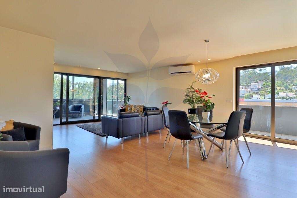 Apartamento T4 em Celeirós | 4 Suites | Garagem para 2 Viaturas-8