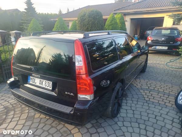 Volvo V70 2.4 Momentum - 4