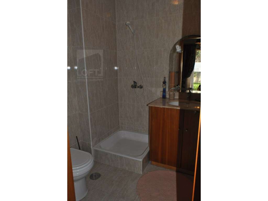 Moradia V4 em Candoso S.Santiago e Mascotelos-22