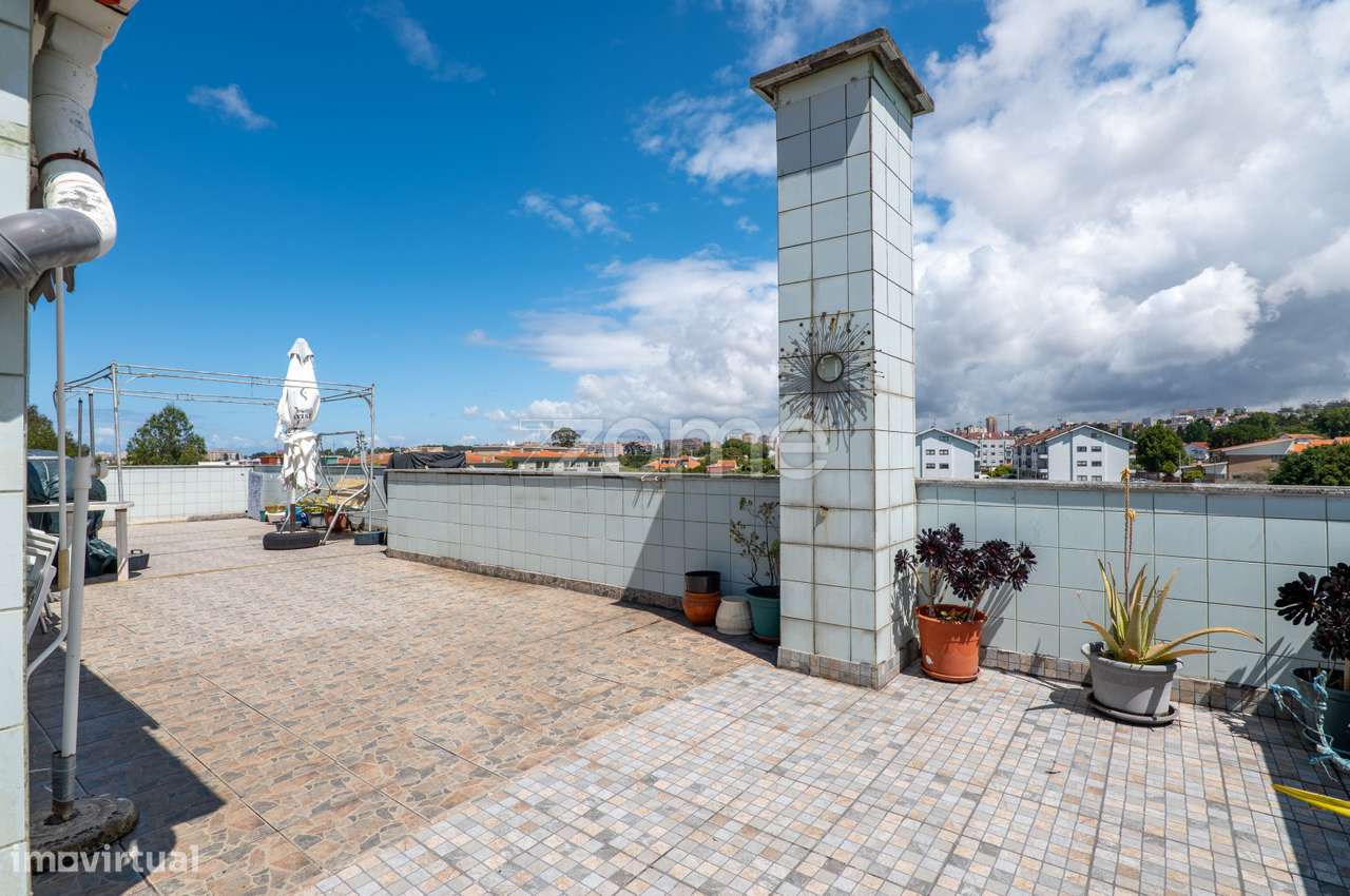 Duplex T3 com Terraço e Vista Mar em Gaia-25