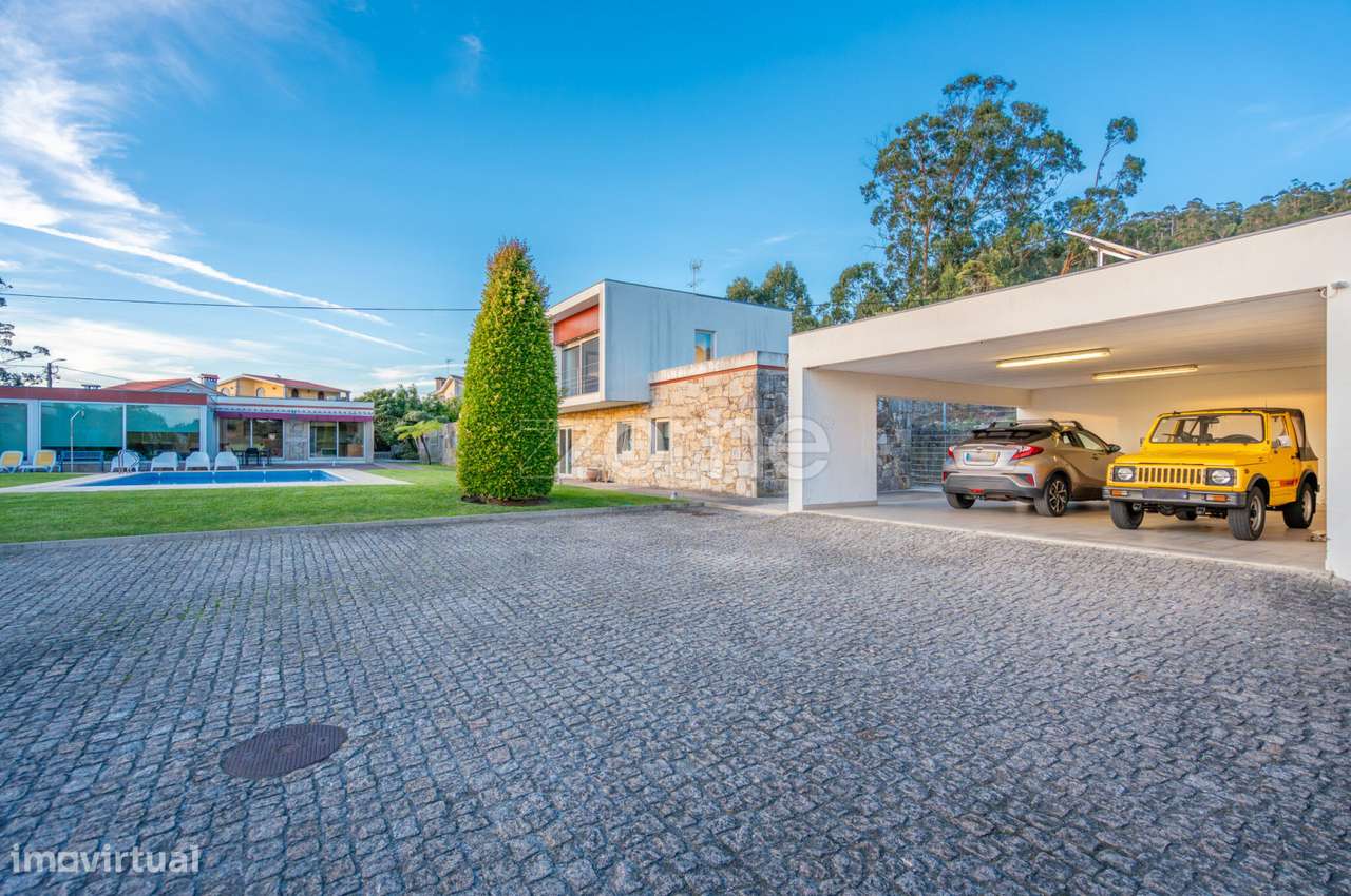 Moradia T4 com piscina | Esposende-48