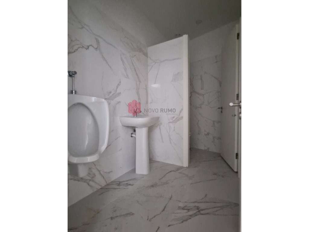 Loja para Arrendamento no Centro da Maia - Idea para Comércio ou Se... - Grande imagem: 4/9