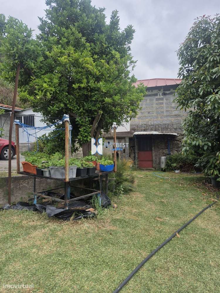 MORADIA INDEPENDENTE,REABILITAÇÃO, TERRENO 2.900M2, TELHADO,15MIN.FA-25