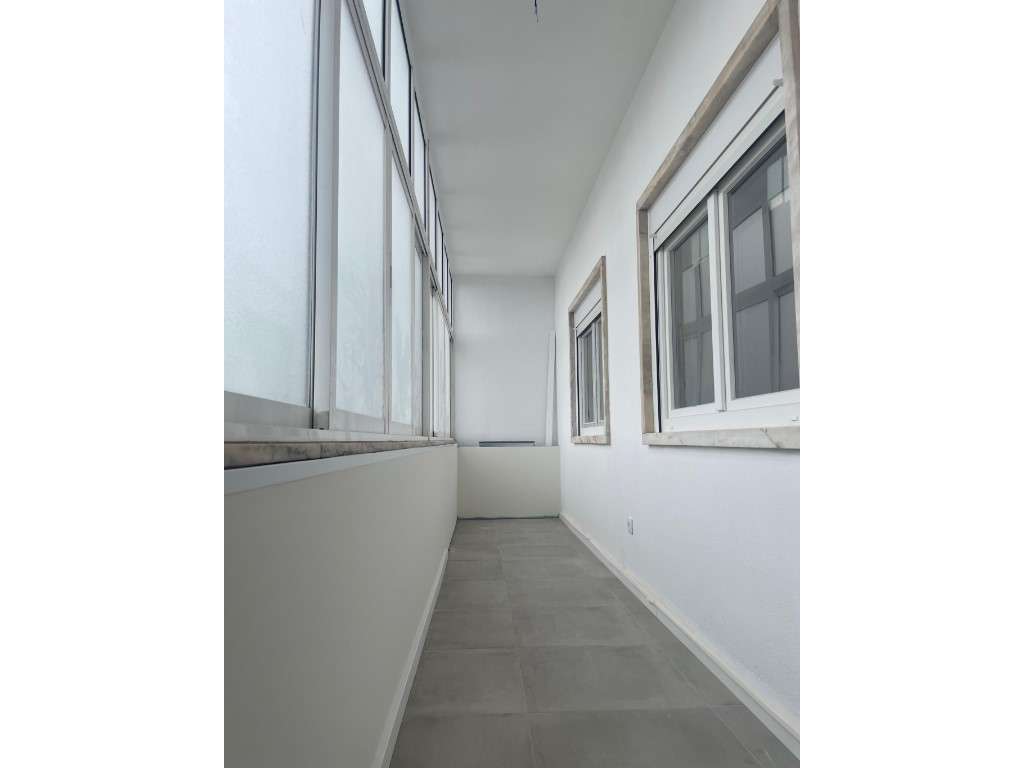 Apartamento T3 com Varanda, para Arrendamento em Almada. - Grande imagem: 3/14