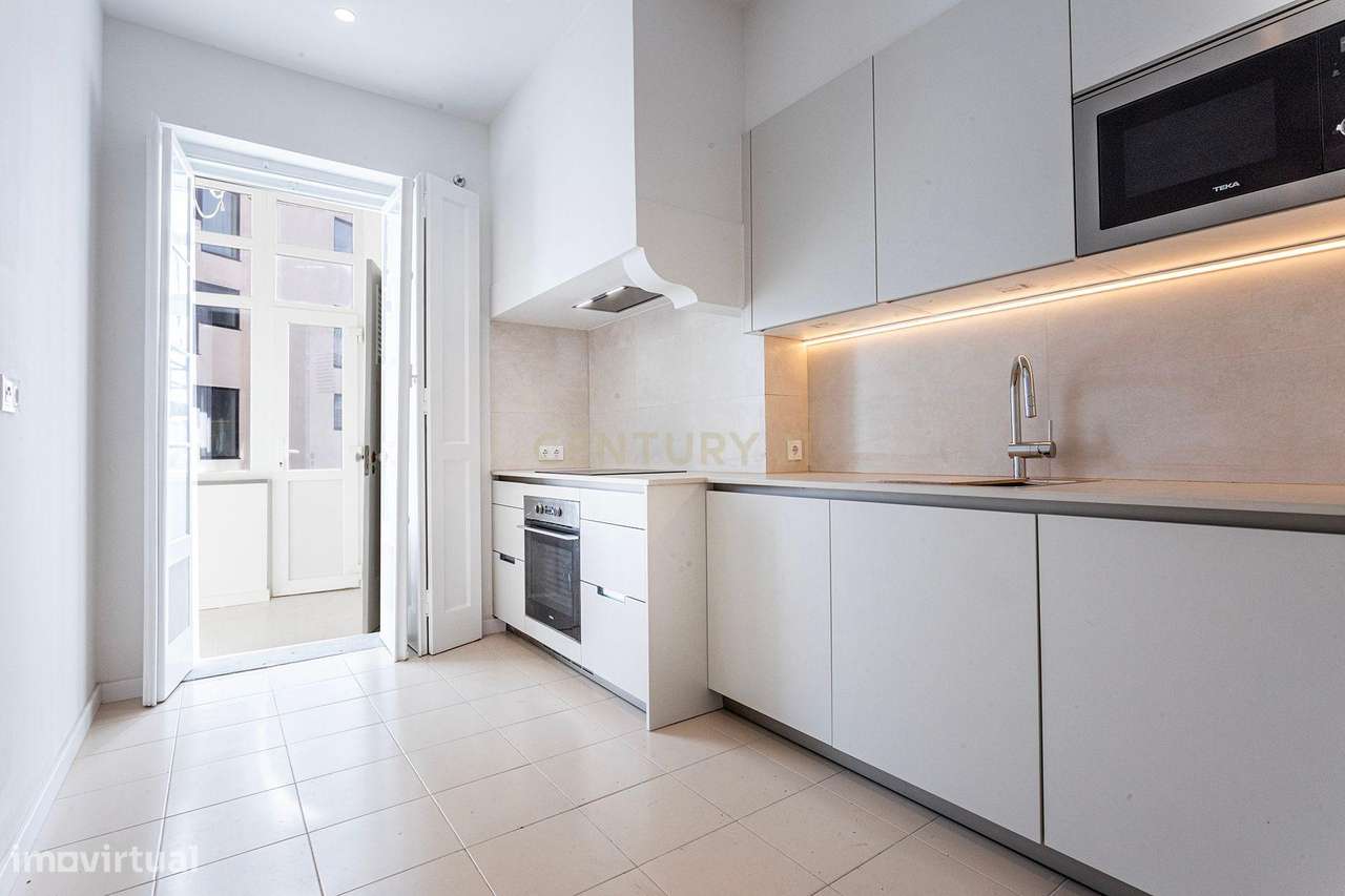 T4 de Charme com + 2 Áreas extras no Jardim da Estrela / Largo do Rato - Grande imagem: 3/26