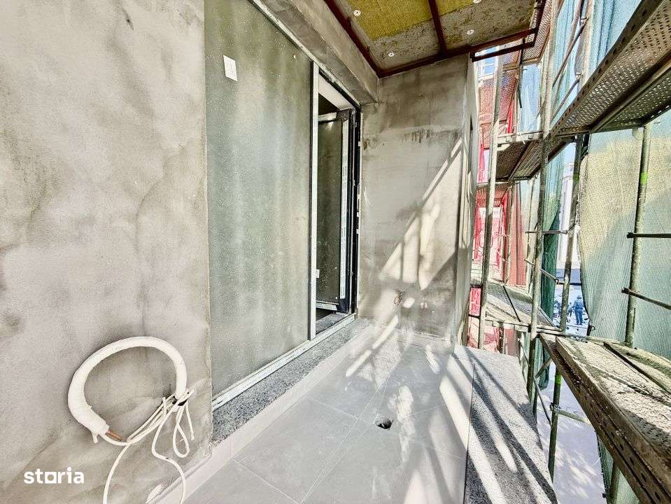 Centrul Capitalei, apartament cu 2 bai, etaj superior !-10