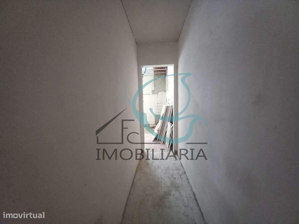 Apartamento T1 com Logradouro Privativo na Baixa da Banheira-9