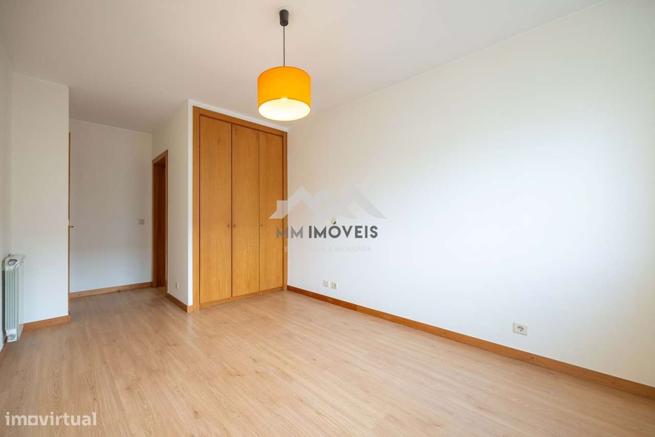 Apartamento T2 | Senhora da Hora | METRO | Garagem | Arrumo-9