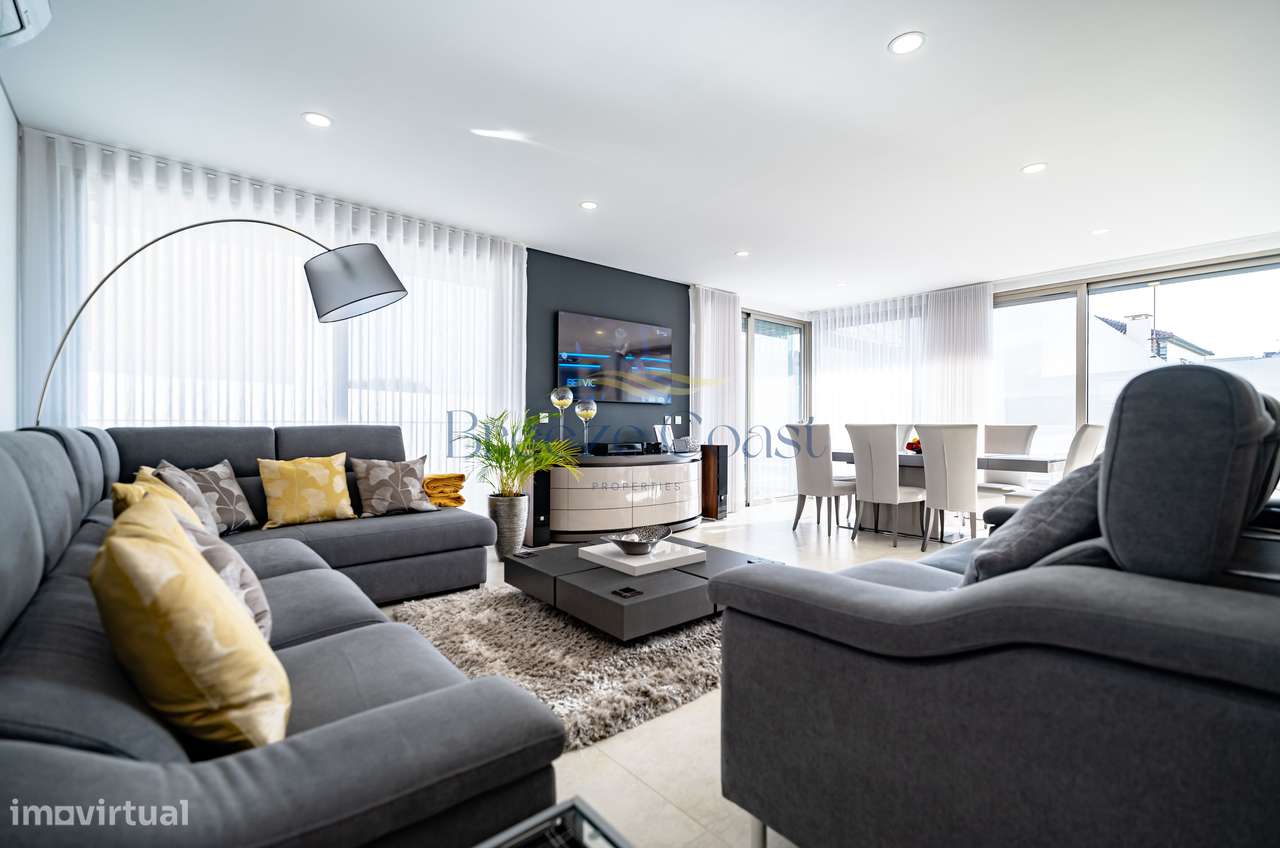Moradia T4+1 de luxo com elevador-27