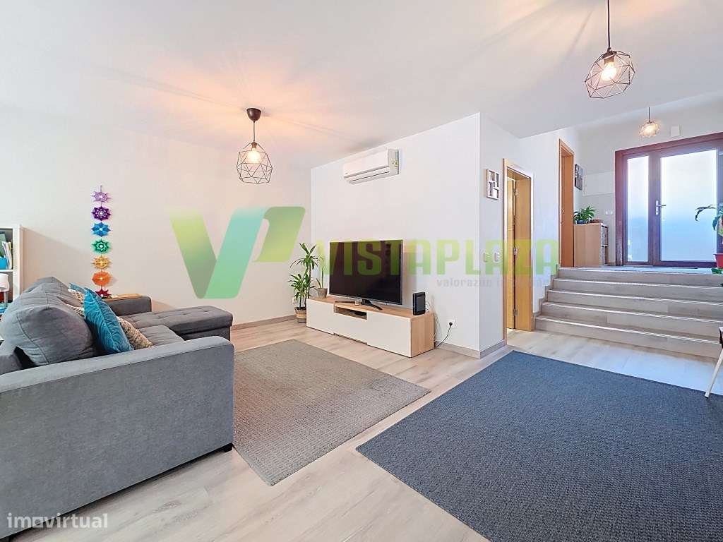 Casa térrea com 4 quartos situada na Bemposta, Portimão-7