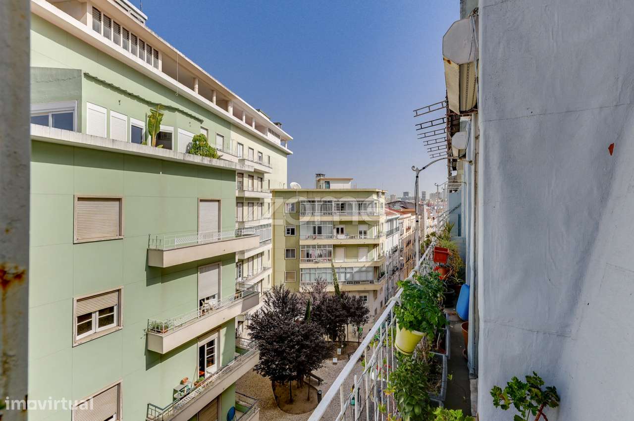 Apartamento T3+2 com sótão aproveitado, junto ao Metro de Arroios - Grande imagem: 5/16