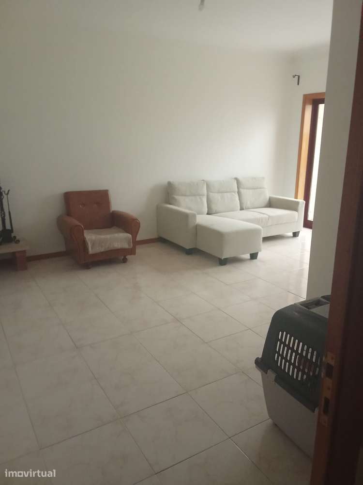 T1 com varanda, garagem e localização central - Grande imagem: 5/6