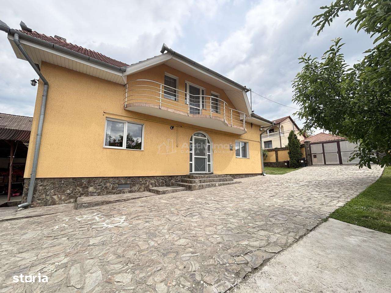Casa - Vila - str. Piatra Craiului-15