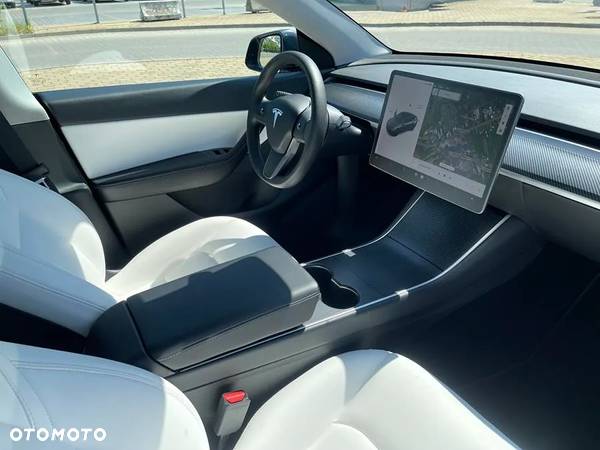 Tesla Y Model RWD - 13