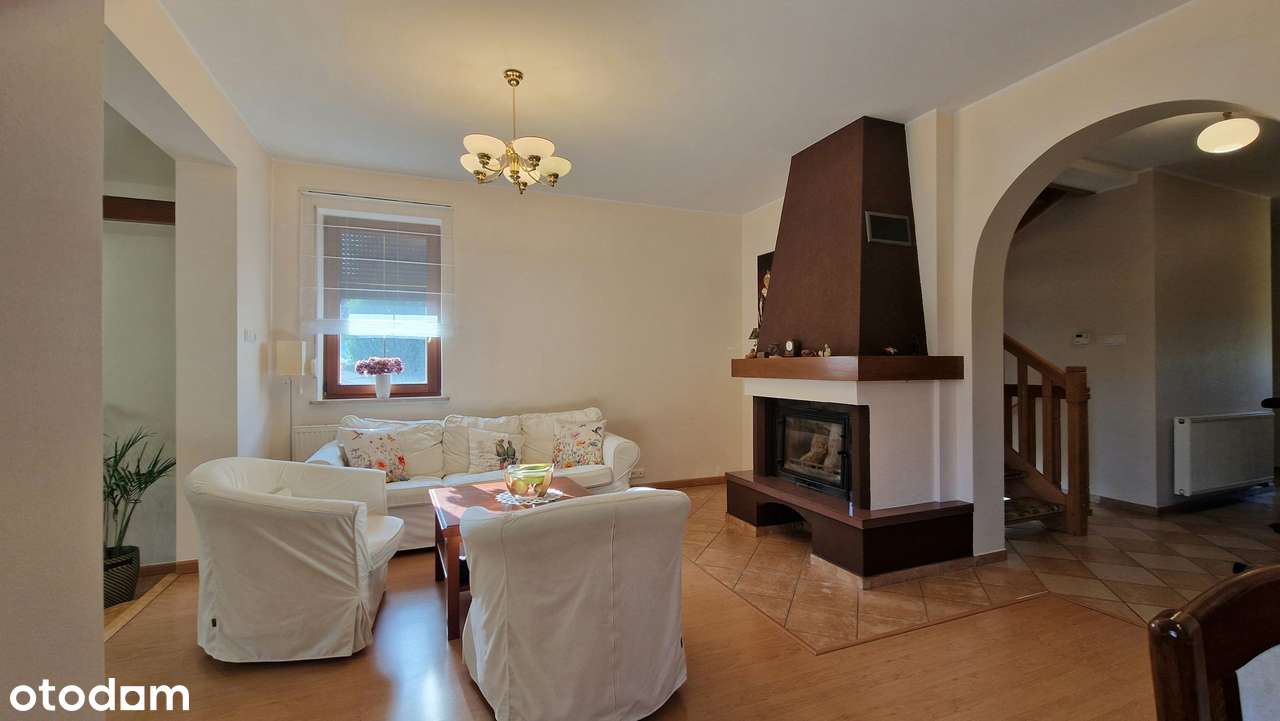 Przestronny bardzo zadbany dom, osobny garaż, zagospodarowany ogród-5