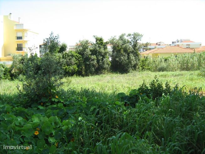 Terreno com 19.440m² para construção em Casais de Mem Martins-2