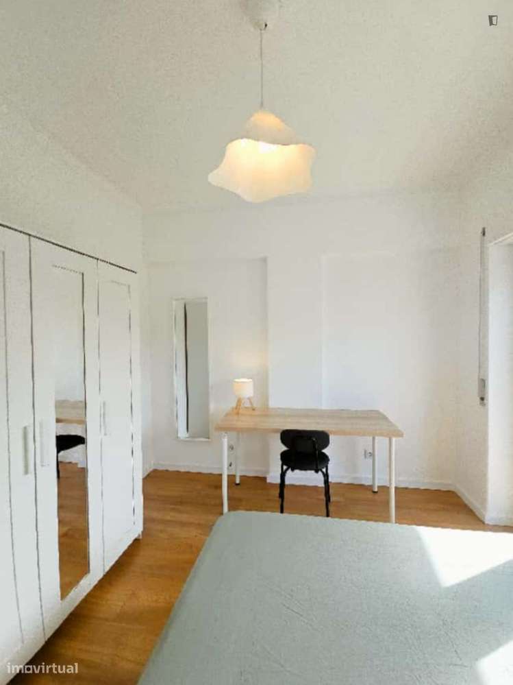 Quarto - localizado em Almada Lisbon - Grande imagem: 4/9