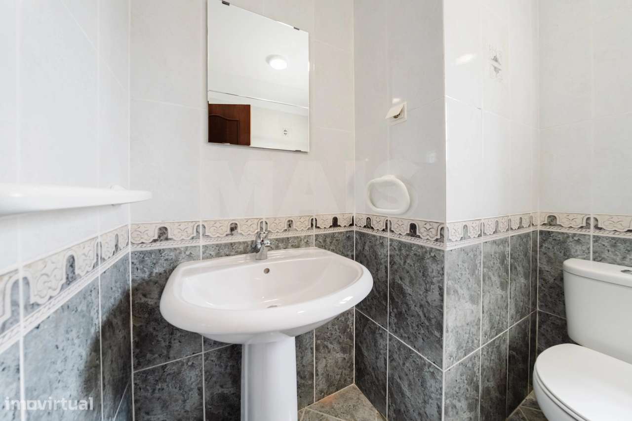 Moradia T4 com Charme em Olho Marinho | 260m² | Lote 734m²-27