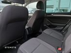 Volkswagen Passat 2.0 TDI EVO Essence DSG - 9