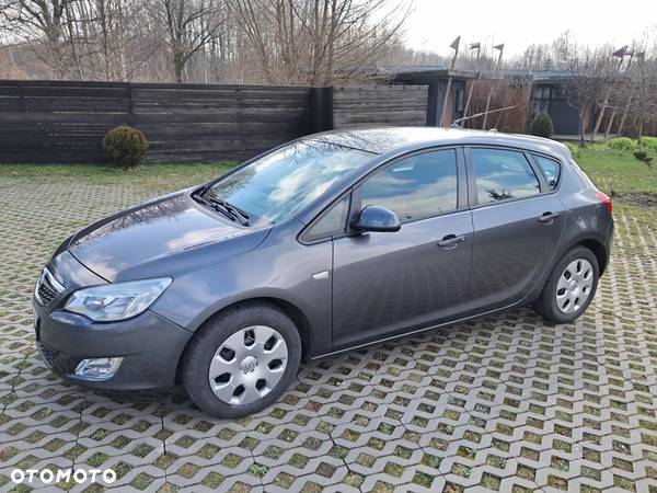 Opel Astra IV 1.6 Cosmo - 1