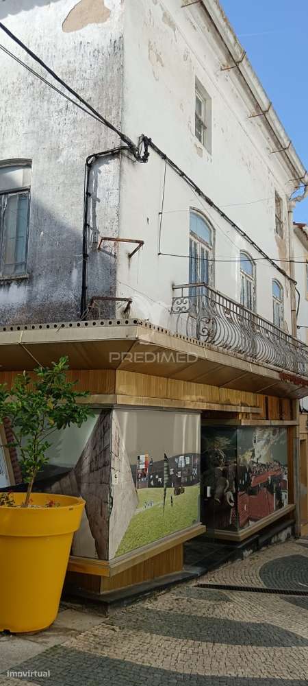 Prédio t9 para recuperar - Grande imagem: 4/33