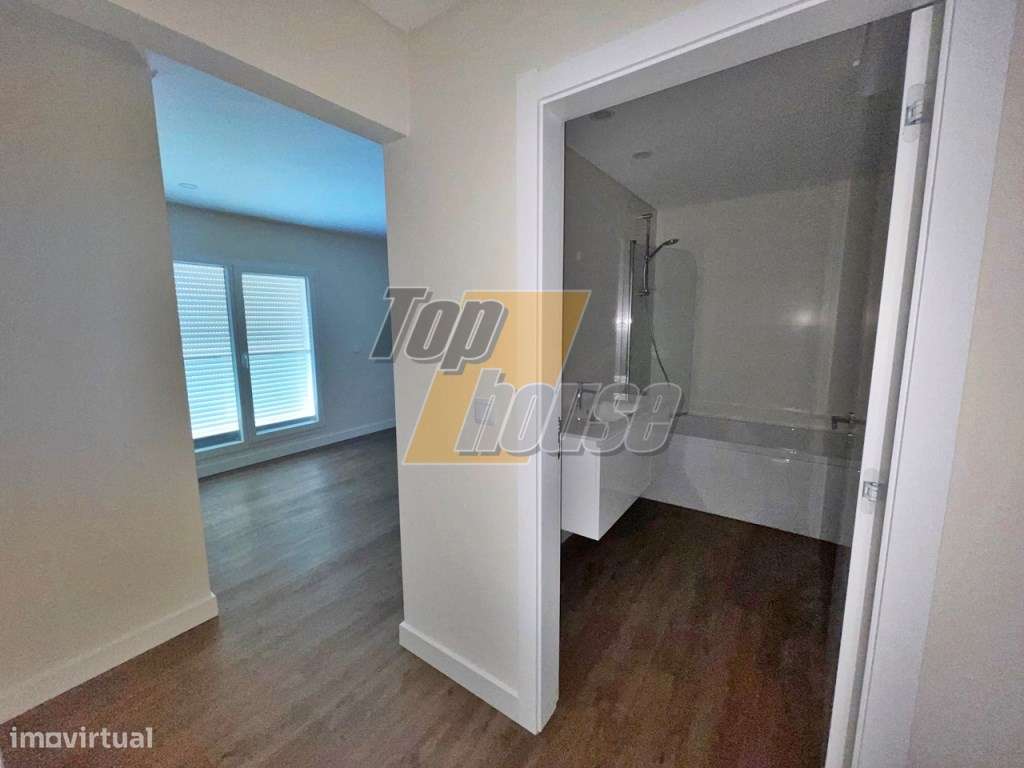 Apartamento T2 novo com parqueamento - Costa de Caparica-5