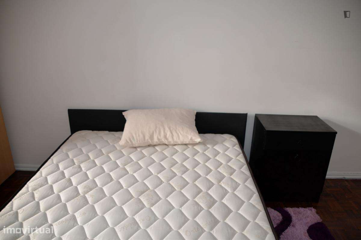 Quarto - localizado em Olivais Coimbra - Grande imagem: 5/7