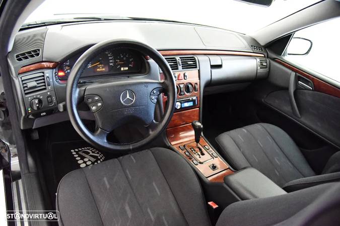 Mercedes-Benz E 220 - 16