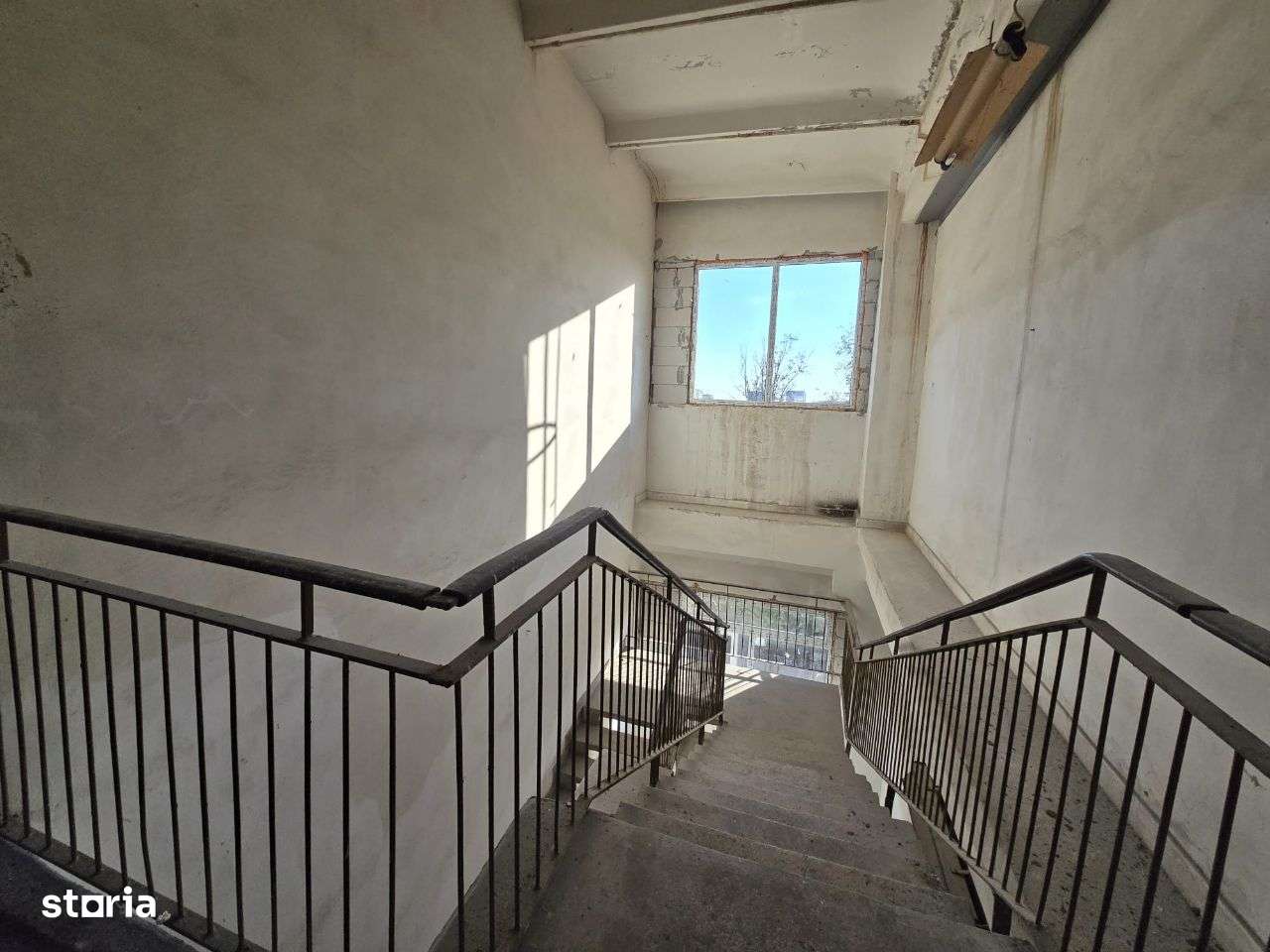 Imobil situat in Galati, P+2, Cartier Aurel Vlaicu, 2411 mp. - Imagine principală: 5/6