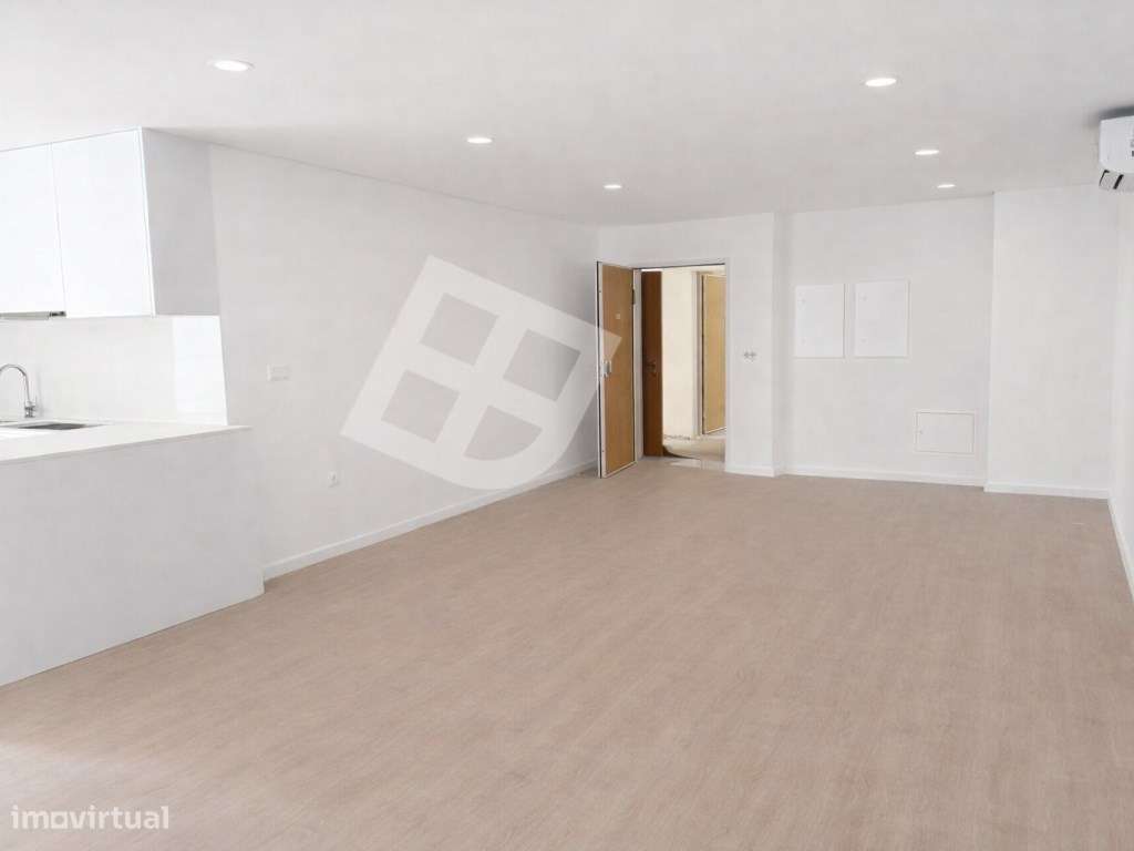 Apartamento T2 com terraço - Esgueira-7